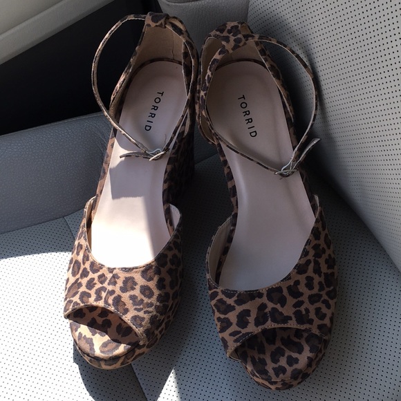 size 12 leopard print shoes